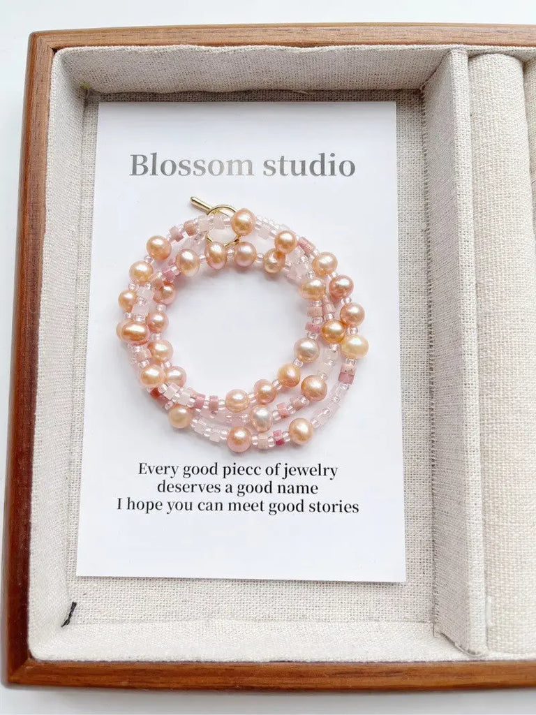 Blossom studio·Grass Rose Freshwater Pearl Natural Stone Stitching Necklace｜Customized｜50cm https://www.xiaohongshu.com/goods-detail/65a36189ff7b510001323db2