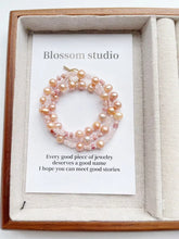 Load image into Gallery viewer, Blossom studio·Grass Rose Freshwater Pearl Natural Stone Stitching Necklace｜Customized｜50cm https://www.xiaohongshu.com/goods-detail/65a36189ff7b510001323db2