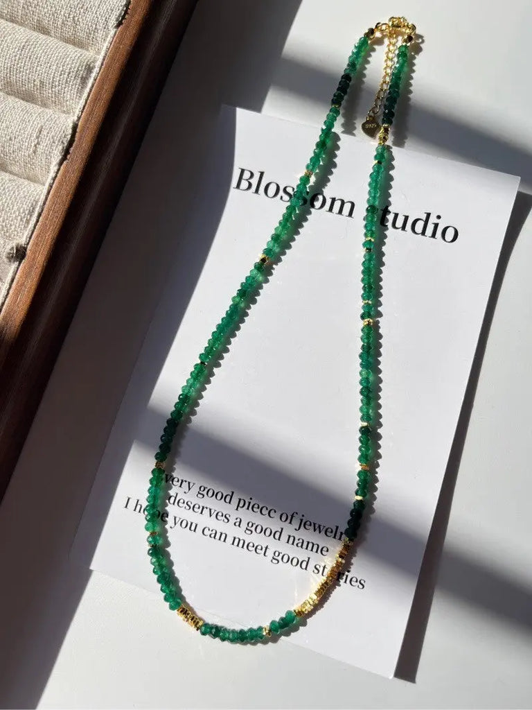 Blossom studio·S925Sterling Silver Emerald Green Natural Stone Small Pieces of Silver Stitching Necklace｜40+5｜Fixed · Length40+5 https://www.xiaohongshu.com/goods-detail/656062b0d03d240001fe29da