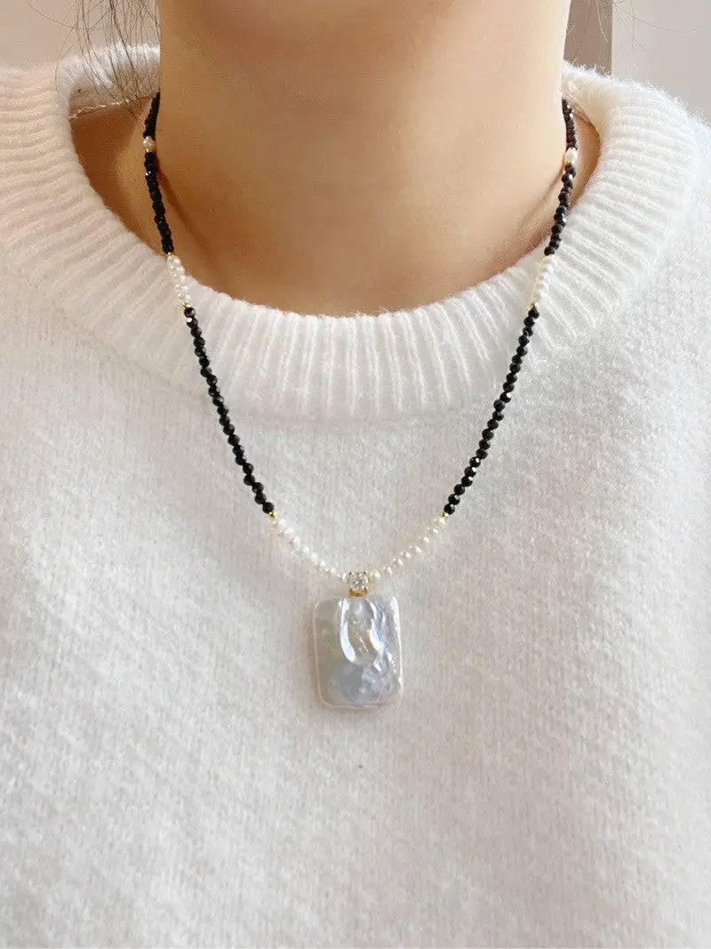 Blossom studio·S925Sterling Silver Black Pointed Crystal Natural Stone Pearl Stitching Necklace｜｜40+5 https://www.xiaohongshu.com/goods-detail/6559bca2d03d2400014c7125
