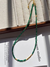 Load image into Gallery viewer, Blossom studio·S925Sterling Silver Emerald Green Natural Stone Small Pieces of Silver Stitching Necklace｜40+5｜Fixed · Length40+5 https://www.xiaohongshu.com/goods-detail/656062b0d03d240001fe29da