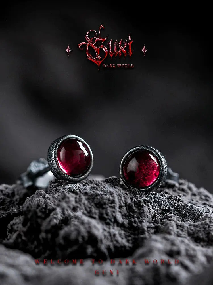 GUI [Red Illusion] Dark Style Vintage 925 Silver Stud Earrings Men's HBrand: GUIMaterial: 925 silverPattern: otherStyle: Original designCondition: NewStore name: Buddha &amp; energy Peng Shuai jewelry storeThe main type of our shop: crBuddha&EnergyBuddha&EnergyGUI [Red Illusion] Dark Style Vintage 925 Silver Stud Earrings Men'