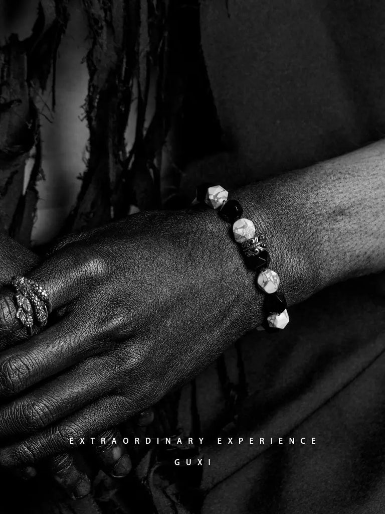 Fengshui Crystal Jewelry[Image] Original Black and White Beads Agate BFengshui Crystal Jewelry[Image] Original Niche Design Sense Black and White Beads Agate Bracelet Boys Trendy High Sense Ornament
Material: natural crystal/semi-preciBuddha&EnergyBuddha&EnergyFengshui Crystal Jewelry[Image] Original Black