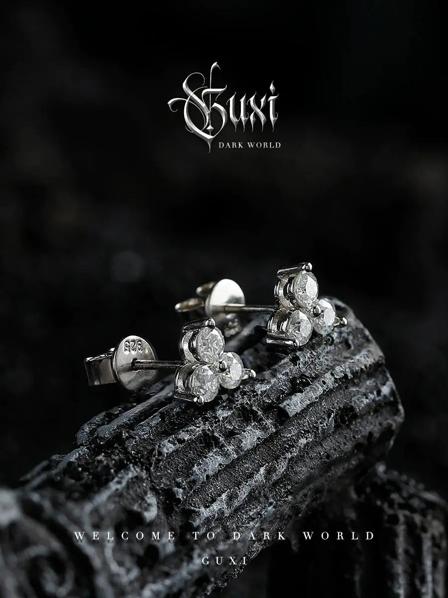 GUI [Hào] Dark Wind Moseying Stone Earrings for Men with Advanced SensBrand: GUIMaterial: 925 SilverPattern: Other/OtherStyle: Original DesignAppearance: brand-newStore name: Buddha &amp; energy Peng Shuai jewelry storeThe main type ofBuddha&EnergyBuddha&EnergyGUI Hào