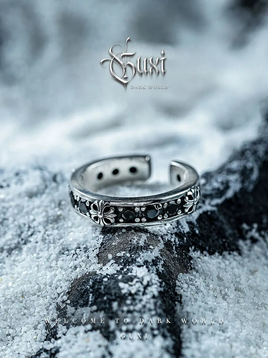 Fengshui Crystal Jewelry[Phantom of the Opera] Dark Style 925 Silver RFengshui Crystal Jewelry [Phantom of the Opera] Dark Style 925 Silver Ring Boys Advanced Sense Ring Niche Design Simple Personality
Material: SilverMaterial: 925 silBuddha&EnergyBuddha&EnergyFengshui Crystal Jewelry[Phantom