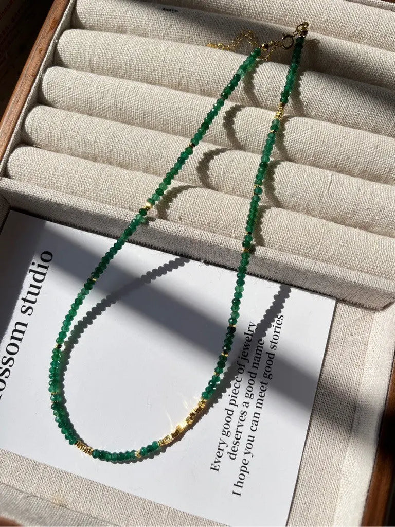 Blossom studio·S925Sterling Silver Emerald Green Natural Stone Small Pieces of Silver Stitching Necklace｜40+5｜Fixed · Length40+5 https://www.xiaohongshu.com/goods-detail/656062b0d03d240001fe29da