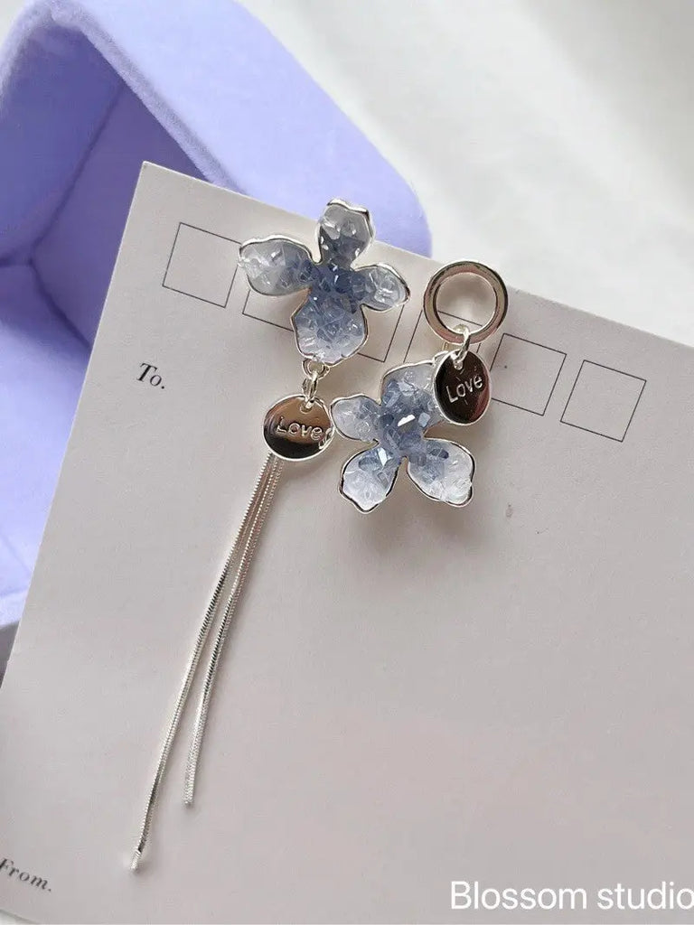 Blossom studio·925Sterling Silver Fairy Bow Blue Crystal Stone Earrings https://www.xiaohongshu.com/goods-detail/661b32d1907600000185716e