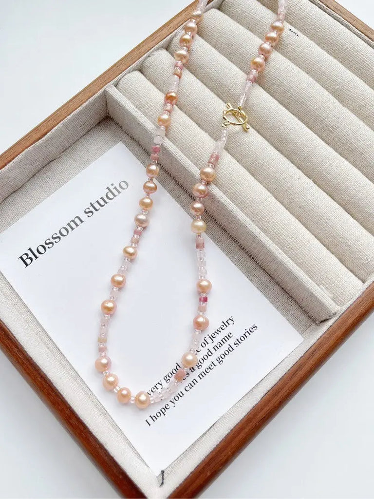 Blossom studio·Grass Rose Freshwater Pearl Natural Stone Stitching Necklace｜Customized｜50cm https://www.xiaohongshu.com/goods-detail/65a36189ff7b510001323db2