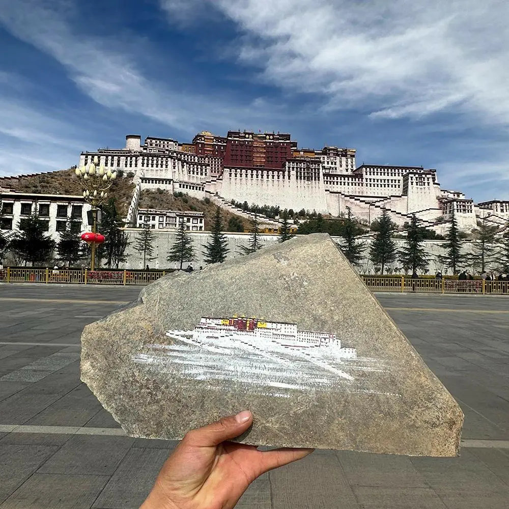Hand-painted Tibetan Potaba Palace,  and other themesOriginal stone flakes hand-painted Potaba Palace ornamentsThis is a Tibetan folk painter in Lhasa who uses Mani stone flakes as materials.The painted Potaba Palace, Buddha EnergyBuddha&EnergyOriginal Stone Hand-painted Tibet Potala Palace Mani Stone Painted Art Ornaments Gang Rinpozi