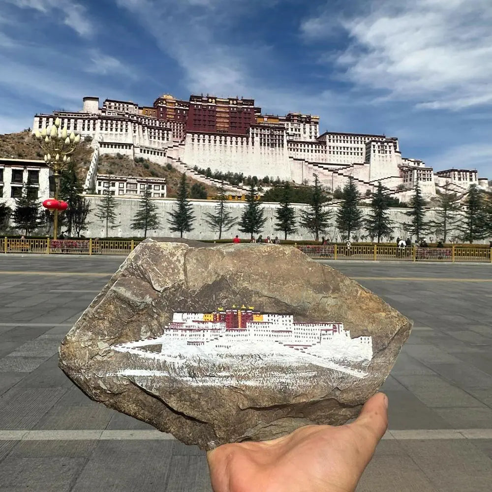 Hand-painted Tibetan Potaba Palace,  and other themesOriginal stone flakes hand-painted Potaba Palace ornamentsThis is a Tibetan folk painter in Lhasa who uses Mani stone flakes as materials.The painted Potaba Palace, Buddha EnergyBuddha&EnergyOriginal Stone Hand-painted Tibet Potala Palace Mani Stone Painted Art Ornaments Gang Rinpozi