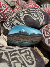 Load image into Gallery viewer, Tibetan hand-painted Kailash pebblesThe original stone hand-painted Kailash painted art ornaments
Tibet original stone hand-painted gangrenosis cobblestone painted art decoration pattern 10
It was painBuddha EnergyBuddha&amp;EnergyTibet original stone hand-painted gangrinboqi cobblestone painted art decoration pattern 10