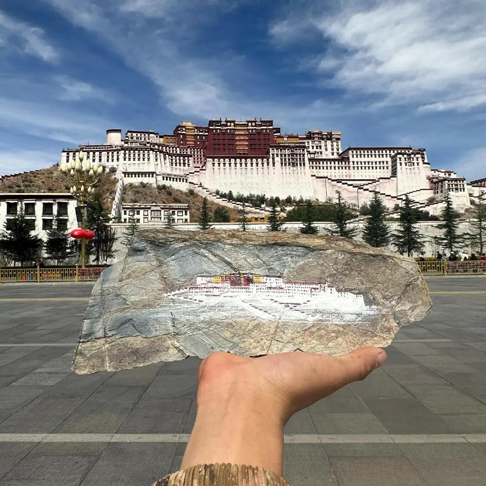 Hand-painted Tibetan Potaba Palace,  and other themesOriginal stone flakes hand-painted Potaba Palace ornamentsThis is a Tibetan folk painter in Lhasa who uses Mani stone flakes as materials.The painted Potaba Palace, Buddha EnergyBuddha&EnergyOriginal Stone Hand-painted Tibet Potala Palace Mani Stone Painted Art Ornaments Gang Rinpozi