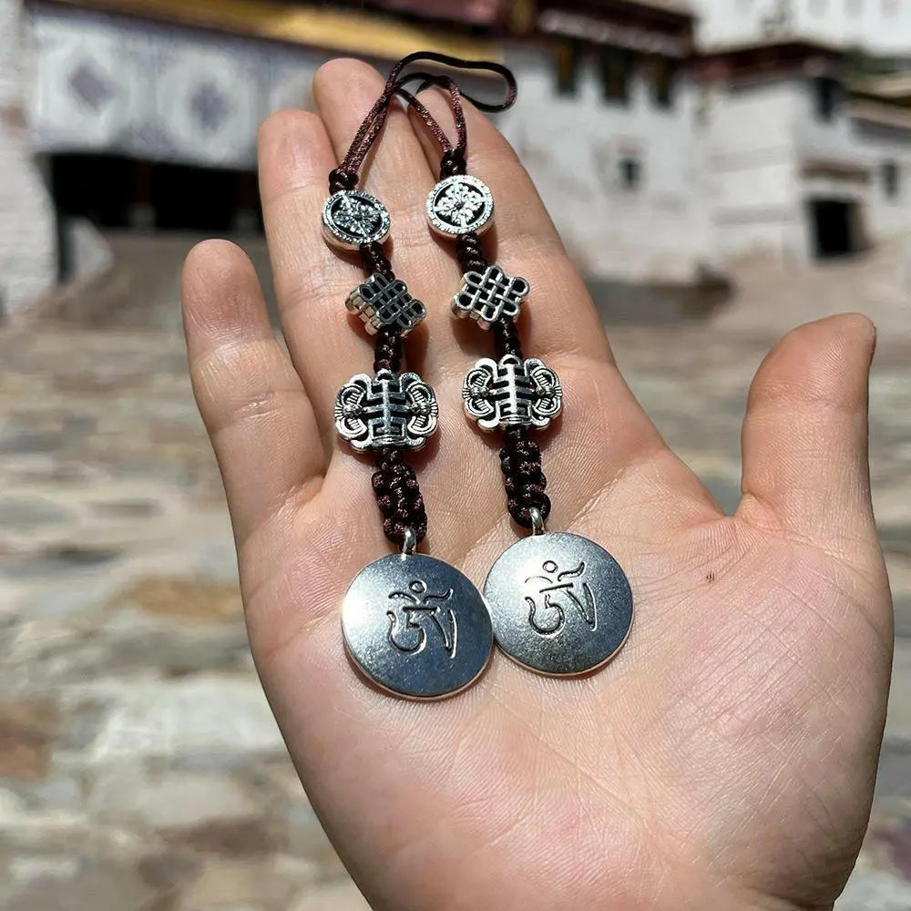 Agua Brand Benignant Key chain Alloy PendantTibetan trumpet nine palace gossip card key hanging
Tibetan Characteristic Folk Amulet small size silver Nine Palace Agua Brand Benmingnian Key chain Alloy Pendant
TBuddha EnergyBuddha&EnergyTibetan Characteristic Folk Amulet small size silver