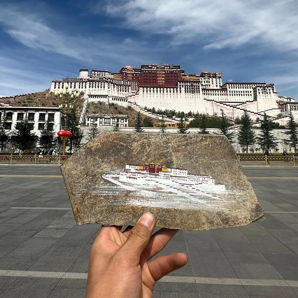 Hand-painted Tibetan Potaba Palace,  and other themesOriginal stone flakes hand-painted Potaba Palace ornamentsThis is a Tibetan folk painter in Lhasa who uses Mani stone flakes as materials.The painted Potaba Palace, Buddha EnergyBuddha&EnergyOriginal Stone Hand-painted Tibet Potala Palace Mani Stone Painted Art Ornaments Gang Rinpozi