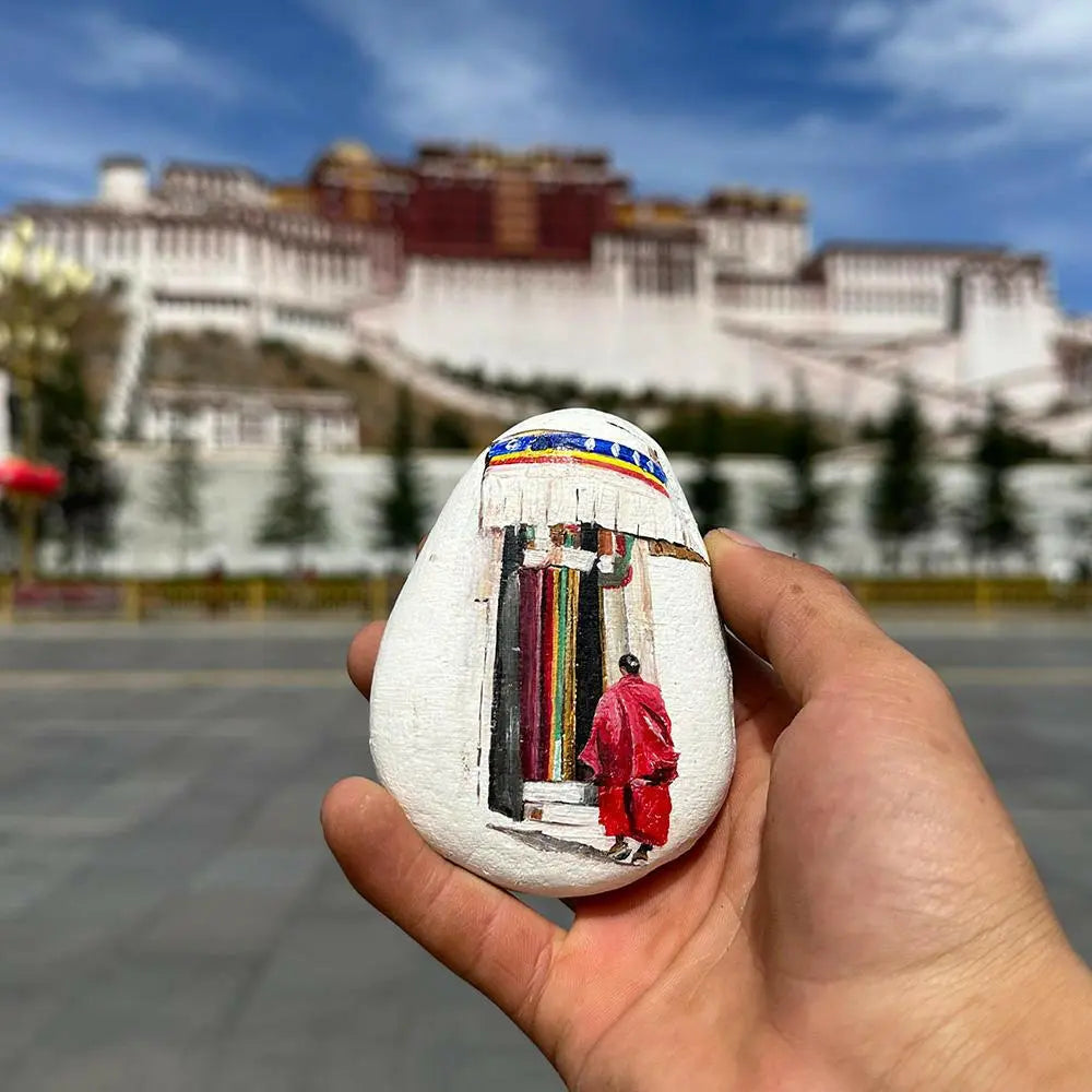 Hand-painted Tibetan Potaba Palace,  and other themesOriginal stone flakes hand-painted Potaba Palace ornamentsThis is a Tibetan folk painter in Lhasa who uses Mani stone flakes as materials.The painted Potaba Palace, Buddha EnergyBuddha&EnergyOriginal Stone Hand-painted Tibet Potala Palace Mani Stone Painted Art Ornaments Gang Rinpozi